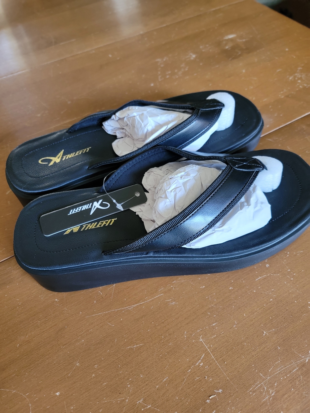 Black Slide Flip-Flop Low Wendge Sandals Size 9 NWT - Picture 3 of 9